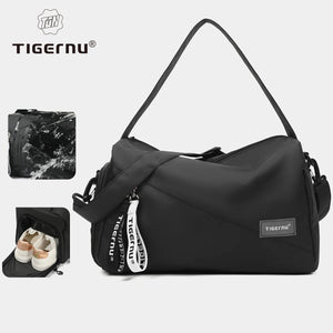 TIGERNU S8890 Large Capacity Waterproof Duffle and Sports Bag