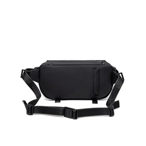 Black waist bag with straps on a white background, featuring the Arctic Hunter brand.