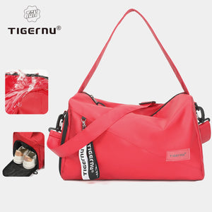 TIGERNU S8890 Large Capacity Waterproof Duffle and Sports Bag